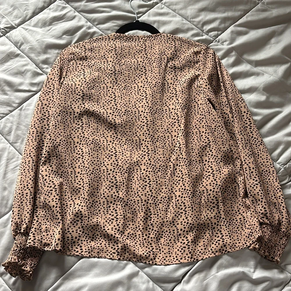 Button up - Picture 3 of 4